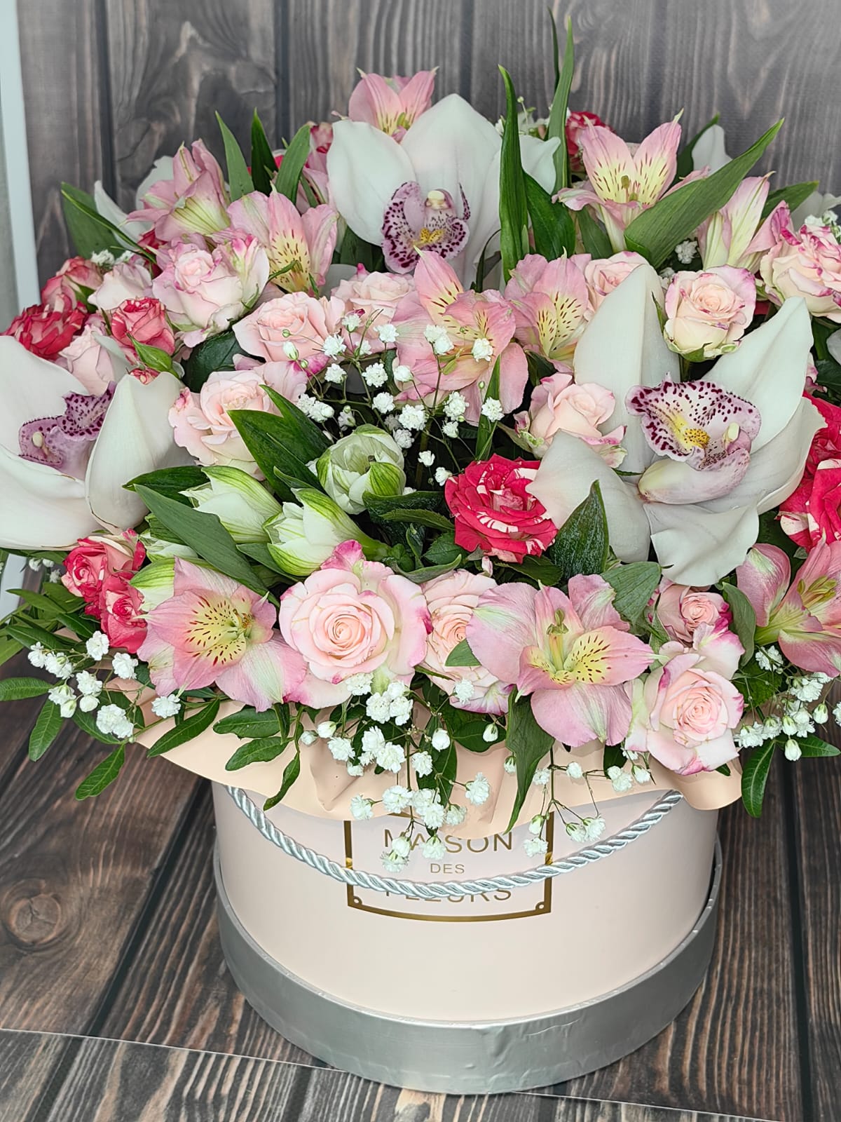 Colors of summer. Spray Roses, Gypsophila, Orchids - Image 2